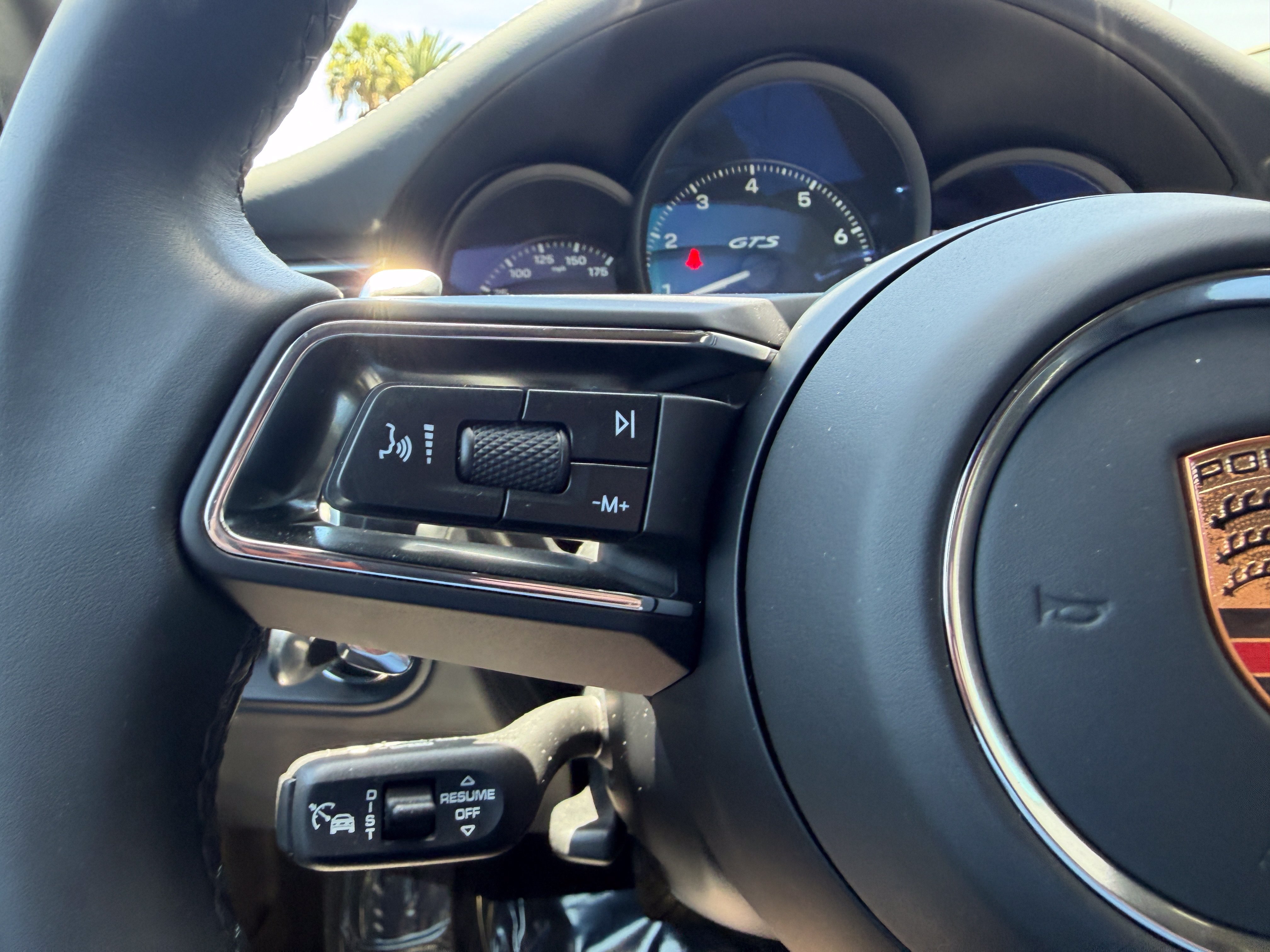 Certified 2025 Porsche Macan GTS AWD/4WD image 33