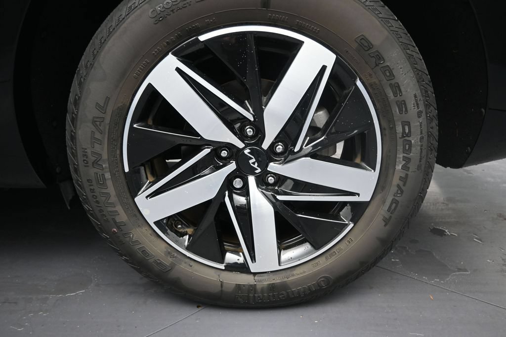 Used 2023 Kia Sorento S FWD image 10