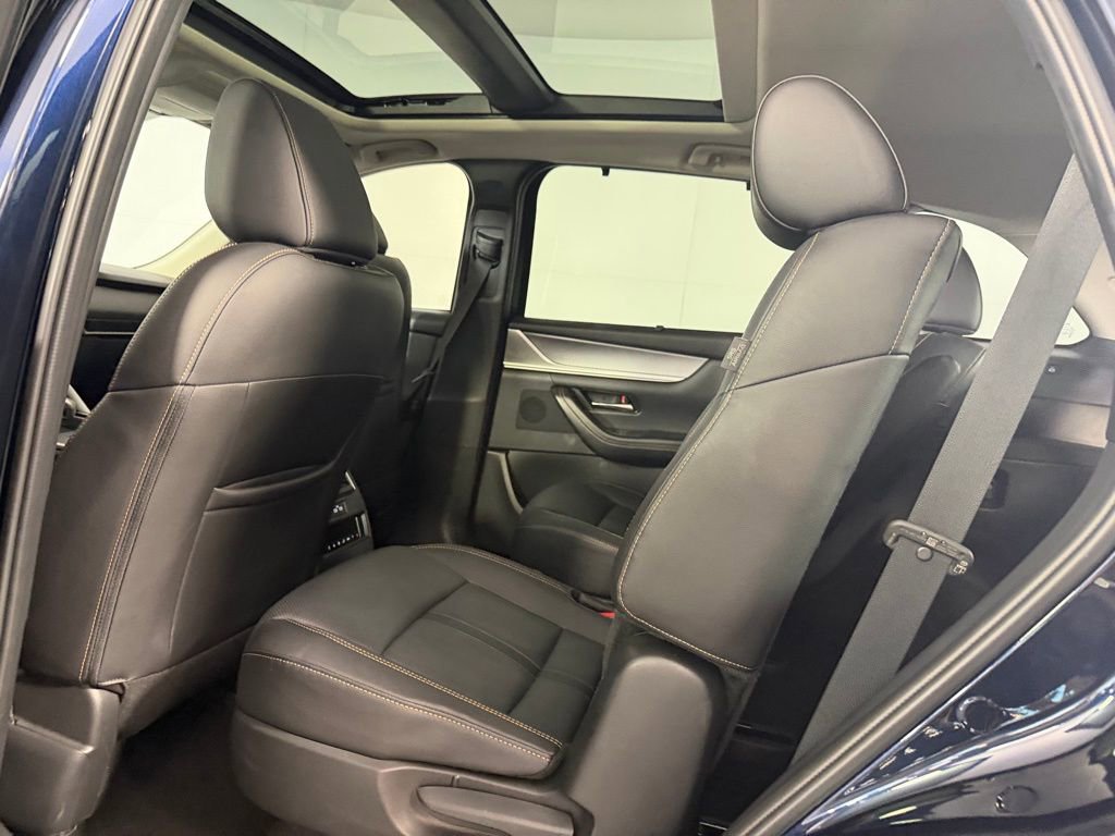 Used 2024 MAZDA CX-90 Plug-In Hybrid w/ Premium Pkg image 27