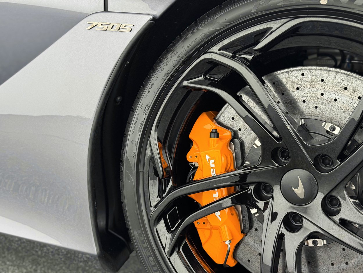 New 2026 McLaren 750S Spider RWD image 42