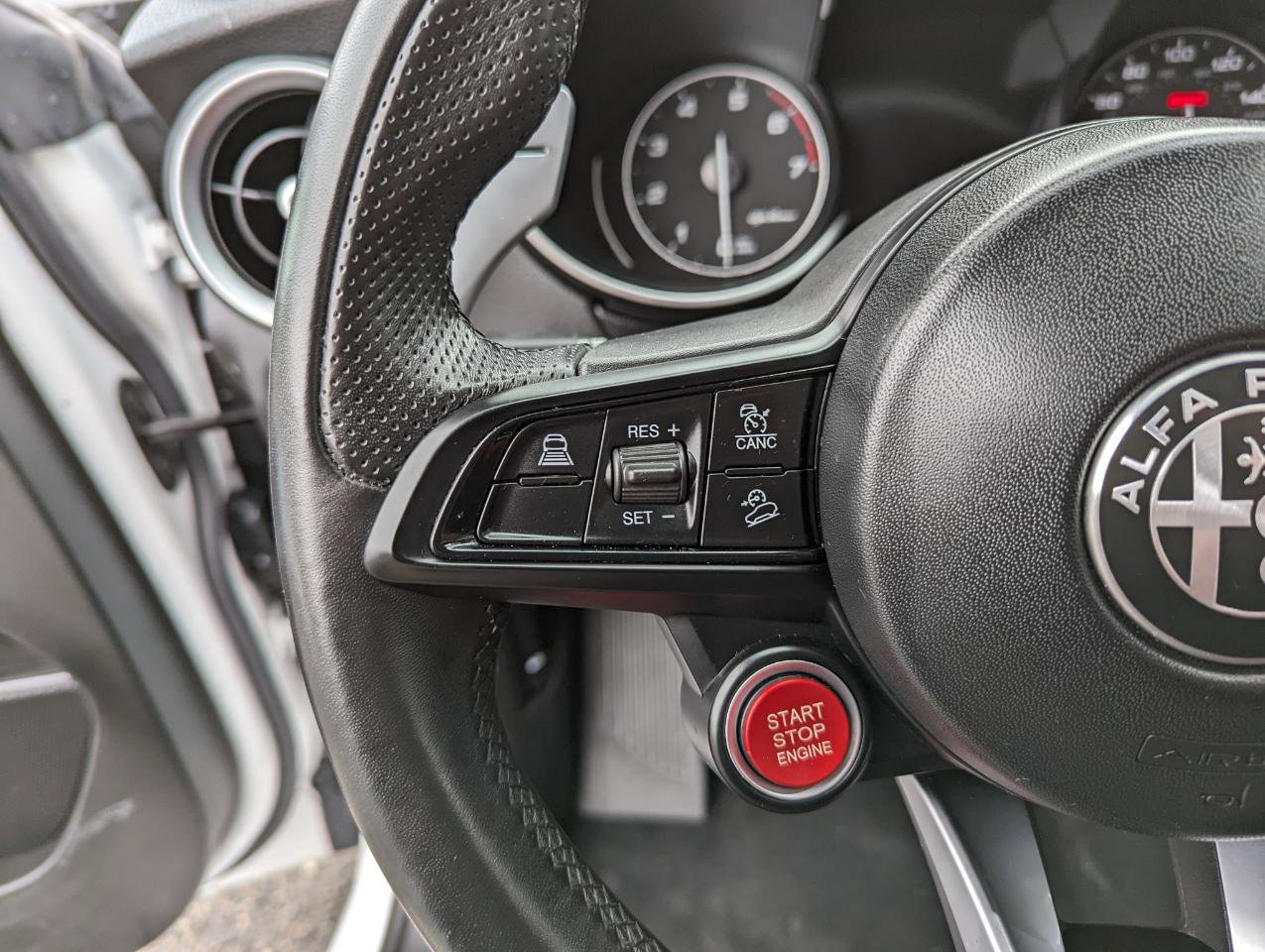 Used 2022 Alfa Romeo Stelvio Veloce image 16