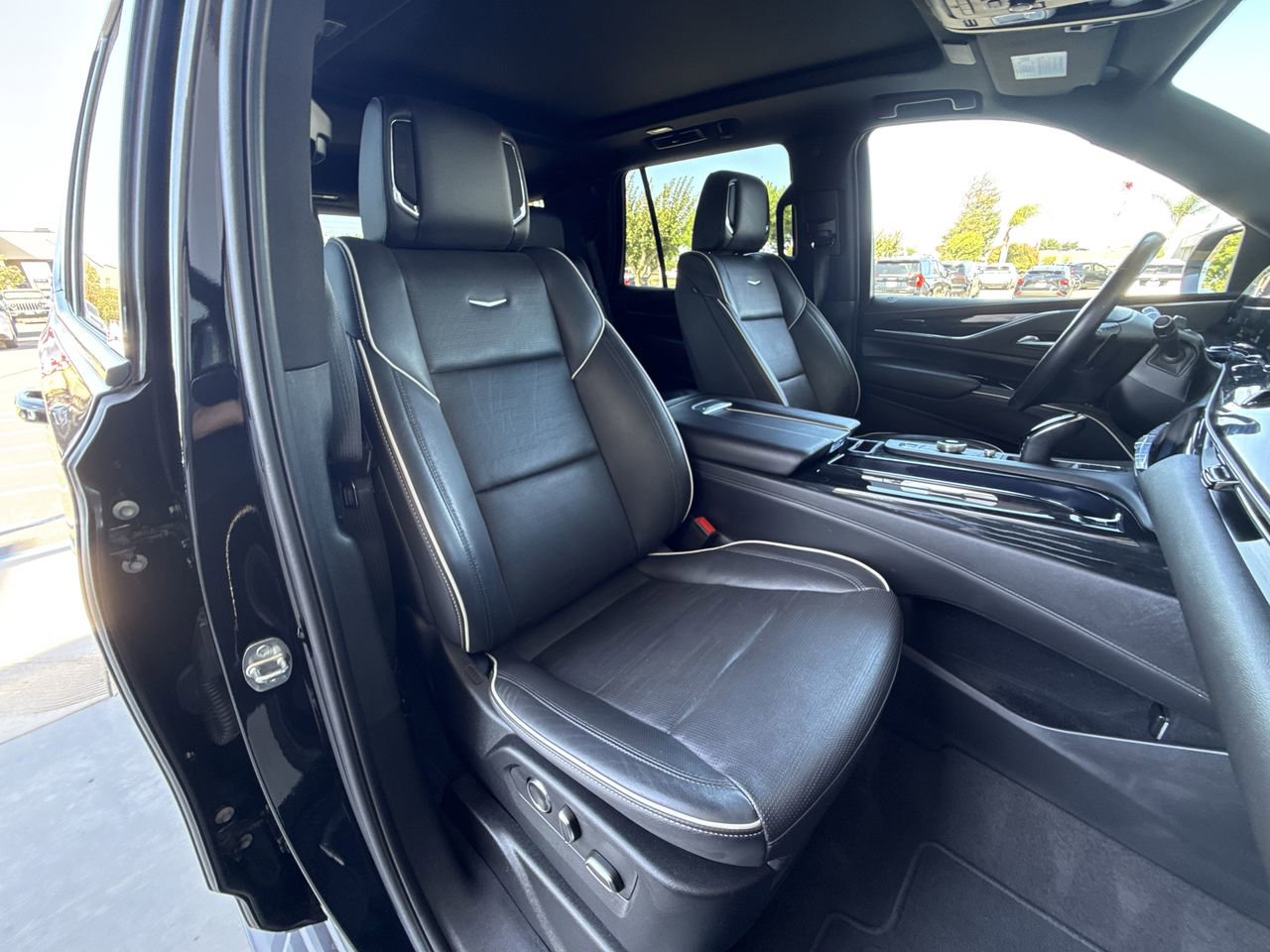 Used 2024 Cadillac Escalade Sport AWD/4WD image 28