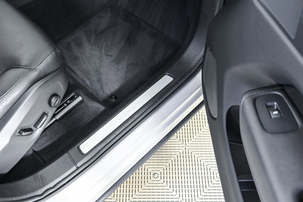 Certified 2024 Volvo XC60 B5 Core w/ Protection Package Premier AWD/4WD image 26