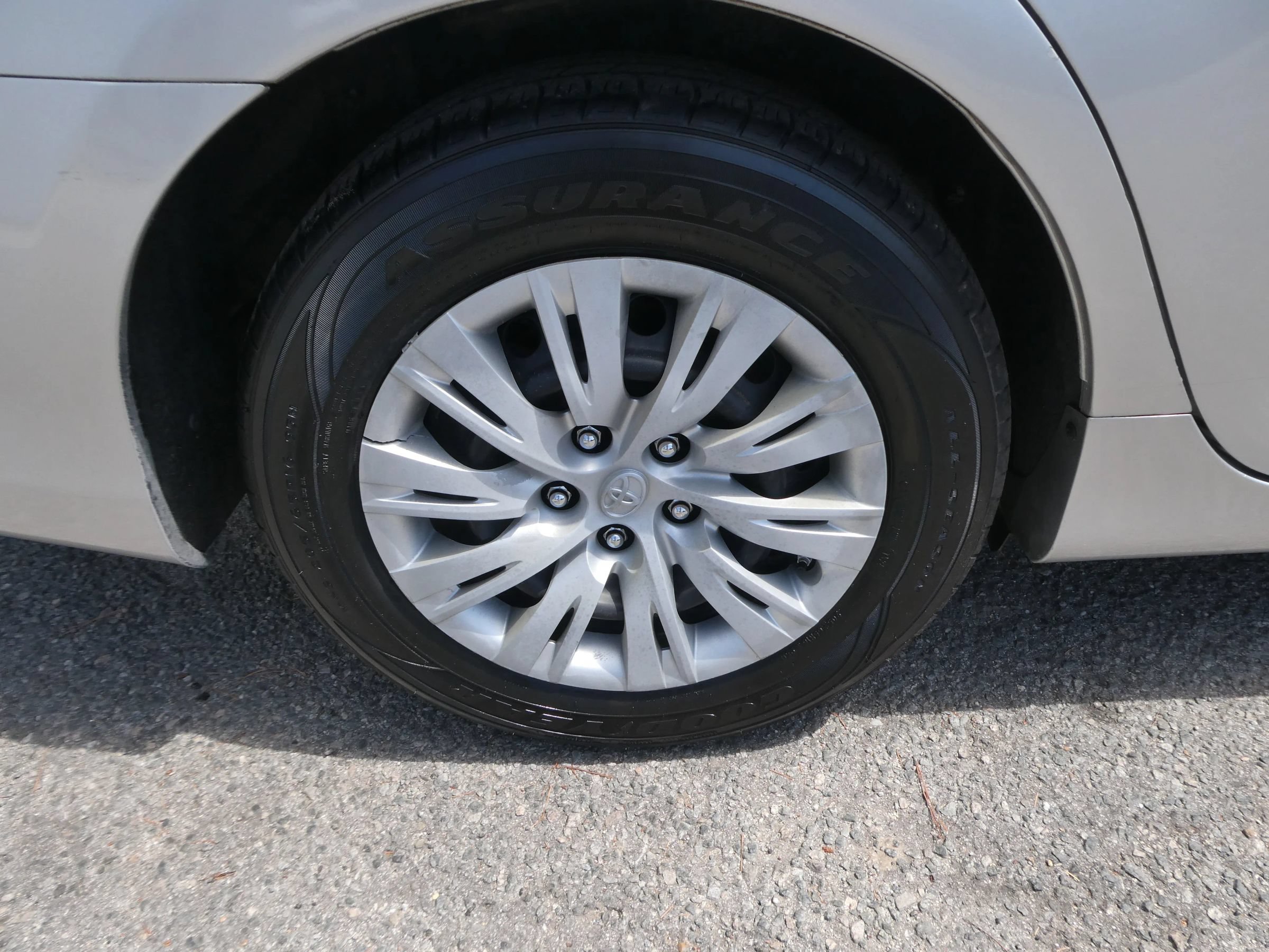 Used 2014 Toyota Camry FWD image 30