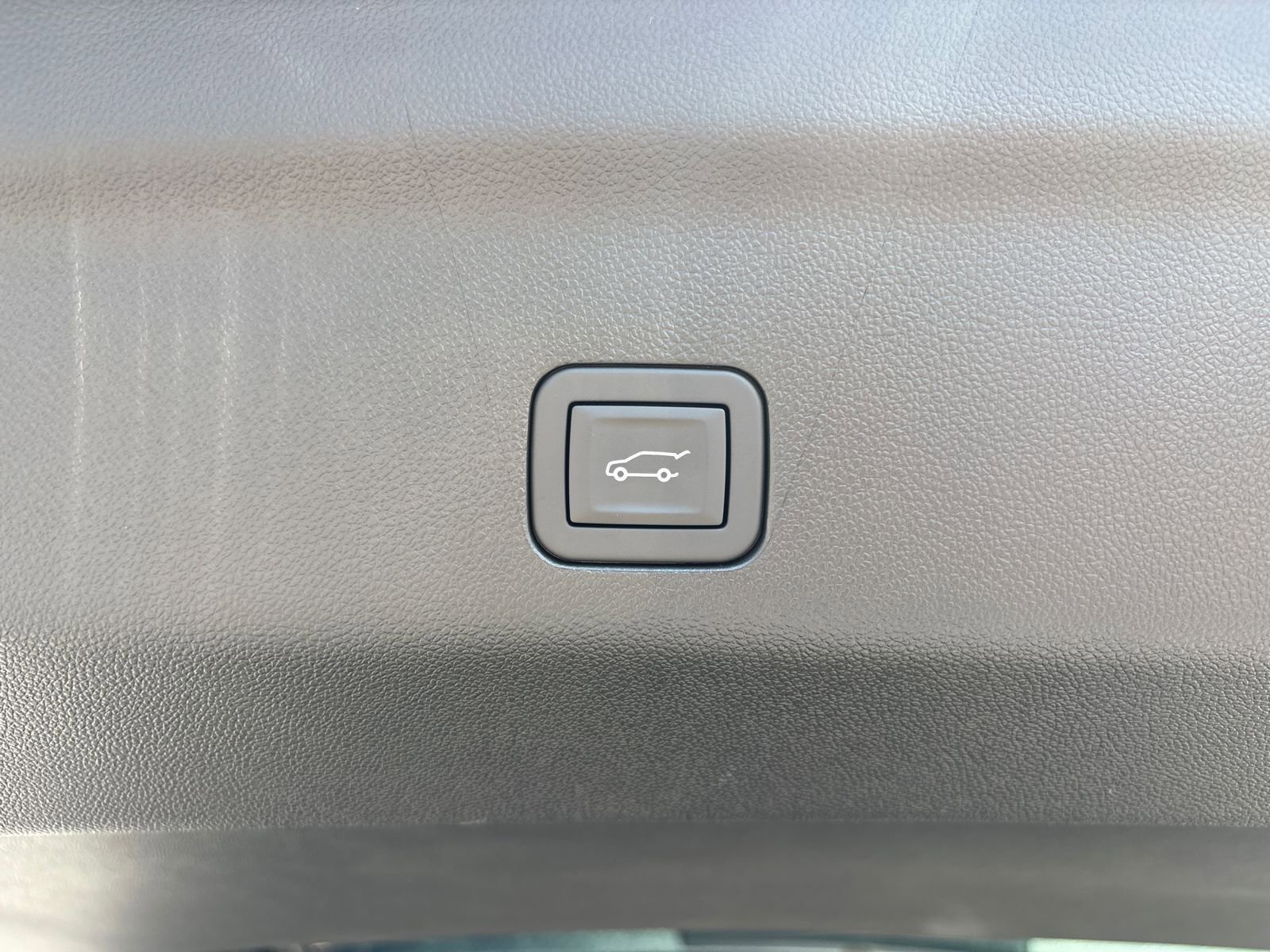 New 2026 GMC Yukon XL AT4 Ultimate w/ LPO, Illumination Package image 38