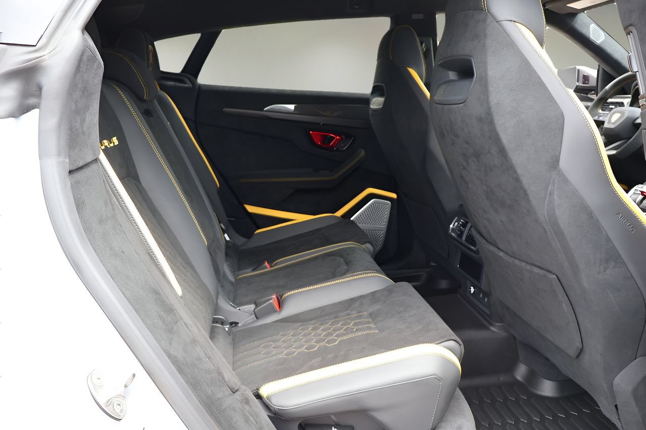 Used 2024 Lamborghini Urus Performante AWD/4WD image 15