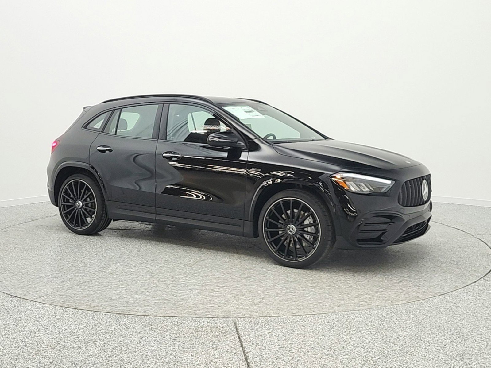 New 2026 Mercedes-Benz GLA 35 AMG 4MATIC image 3