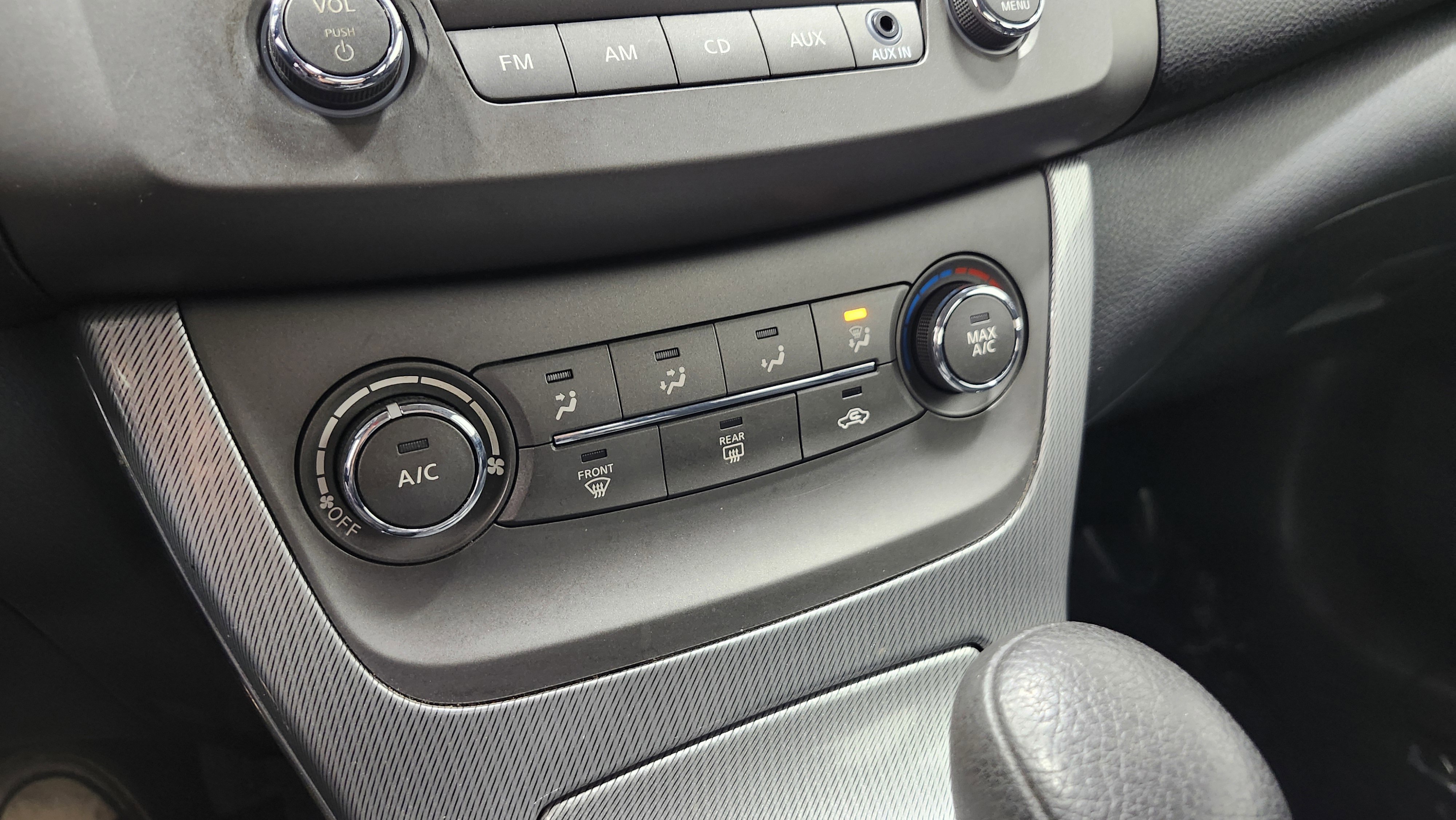 Used 2014 Nissan Sentra SR image 29