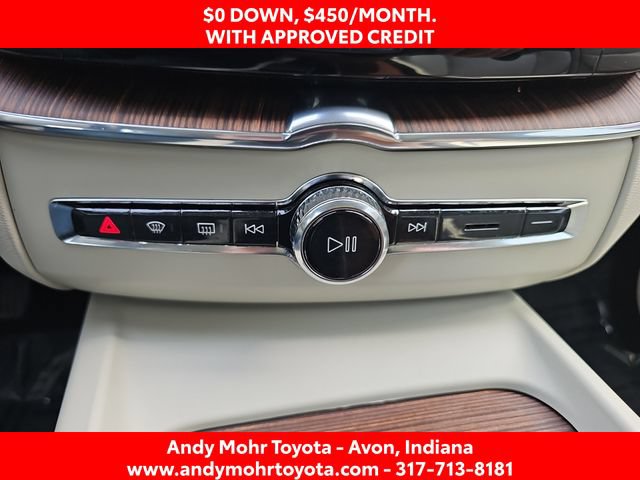 Used 2022 Volvo XC60 B5 Momentum w/ Climate Package AWD/4WD image 24