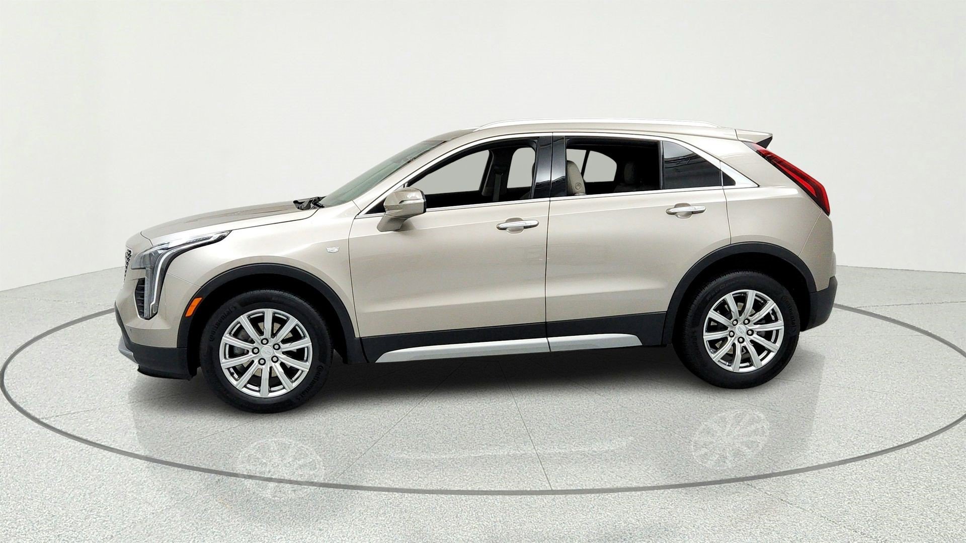 Certified 2023 Cadillac XT4 Premium Luxury w/ Technology Package AWD/4WD image 2