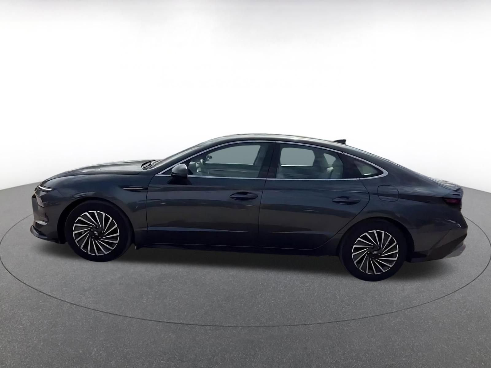 Used 2025 Hyundai Sonata SEL FWD image 10
