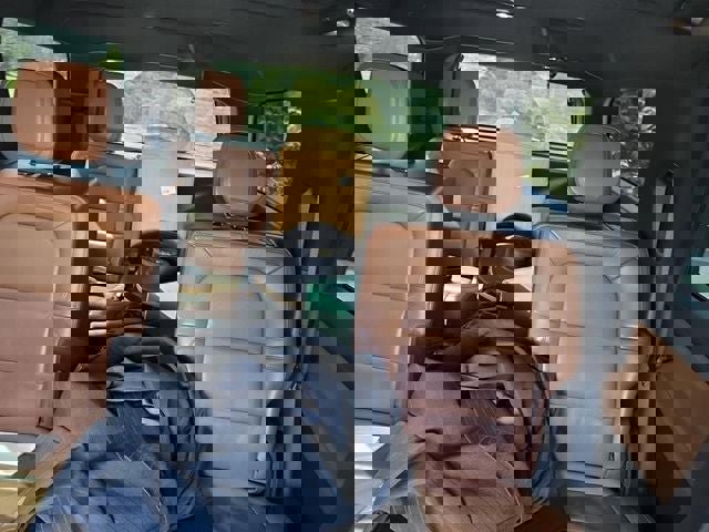 Used 2023 Lincoln Navigator Reserve image 11