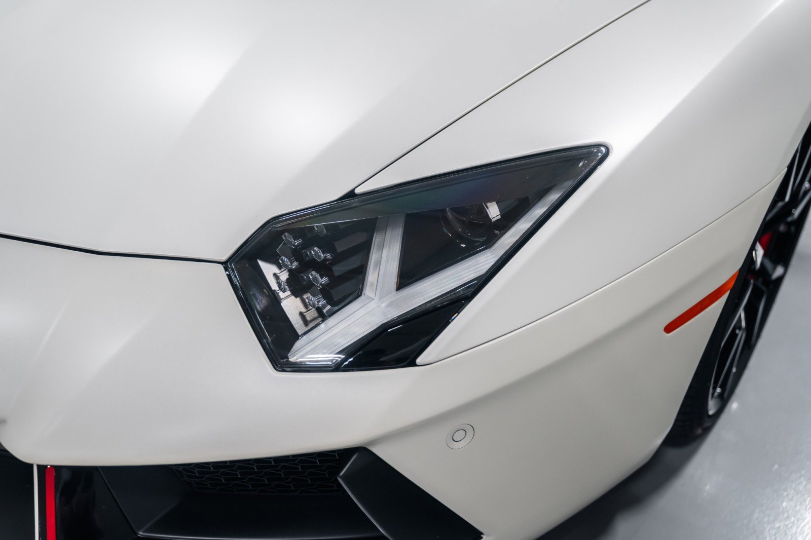 Used 2016 Lamborghini Aventador LP 700-4 image 16