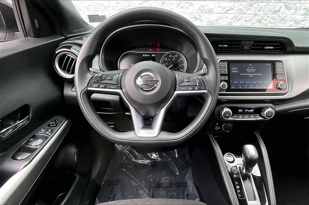 Certified 2019 Nissan Kicks SV image 4