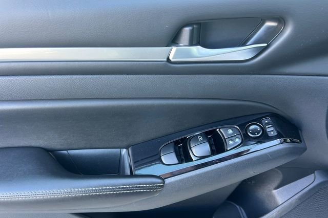 Used 2023 Nissan Altima 2.5 SV image 11