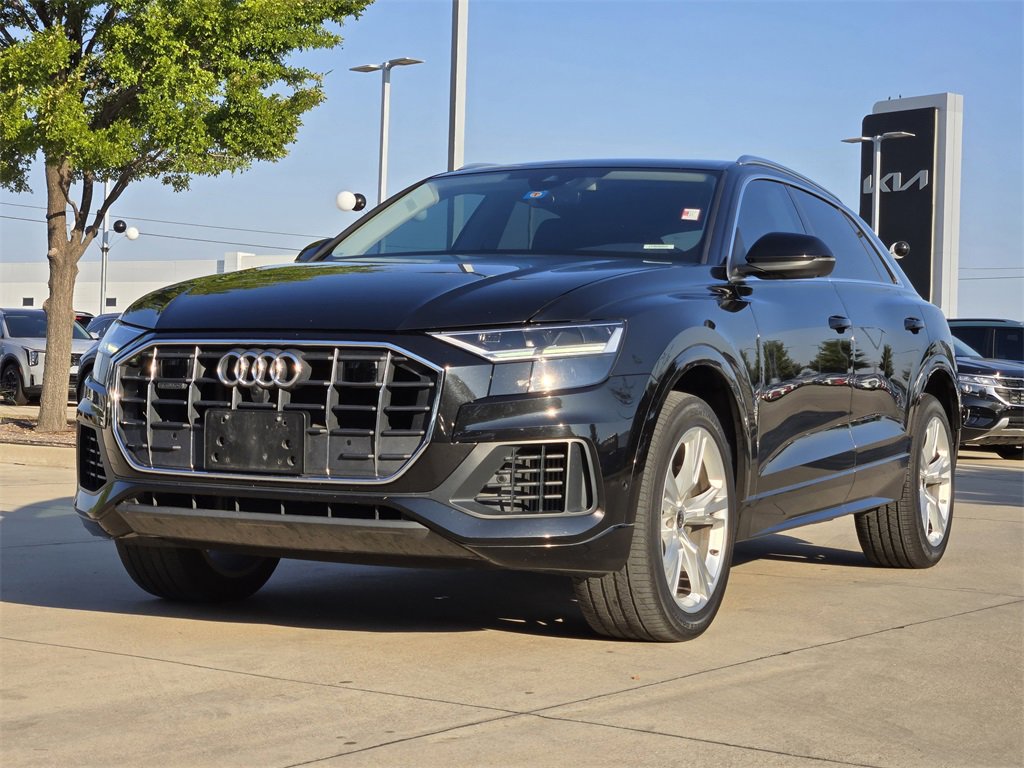 Used 2022 Audi Q8 Premium Plus image 2