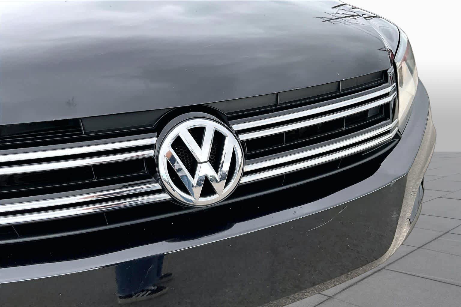 Used 2017 Volkswagen Tiguan Limited FWD image 30