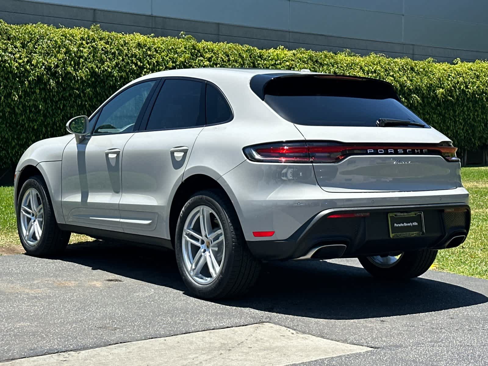 New 2026 Porsche Macan AWD/4WD image 3