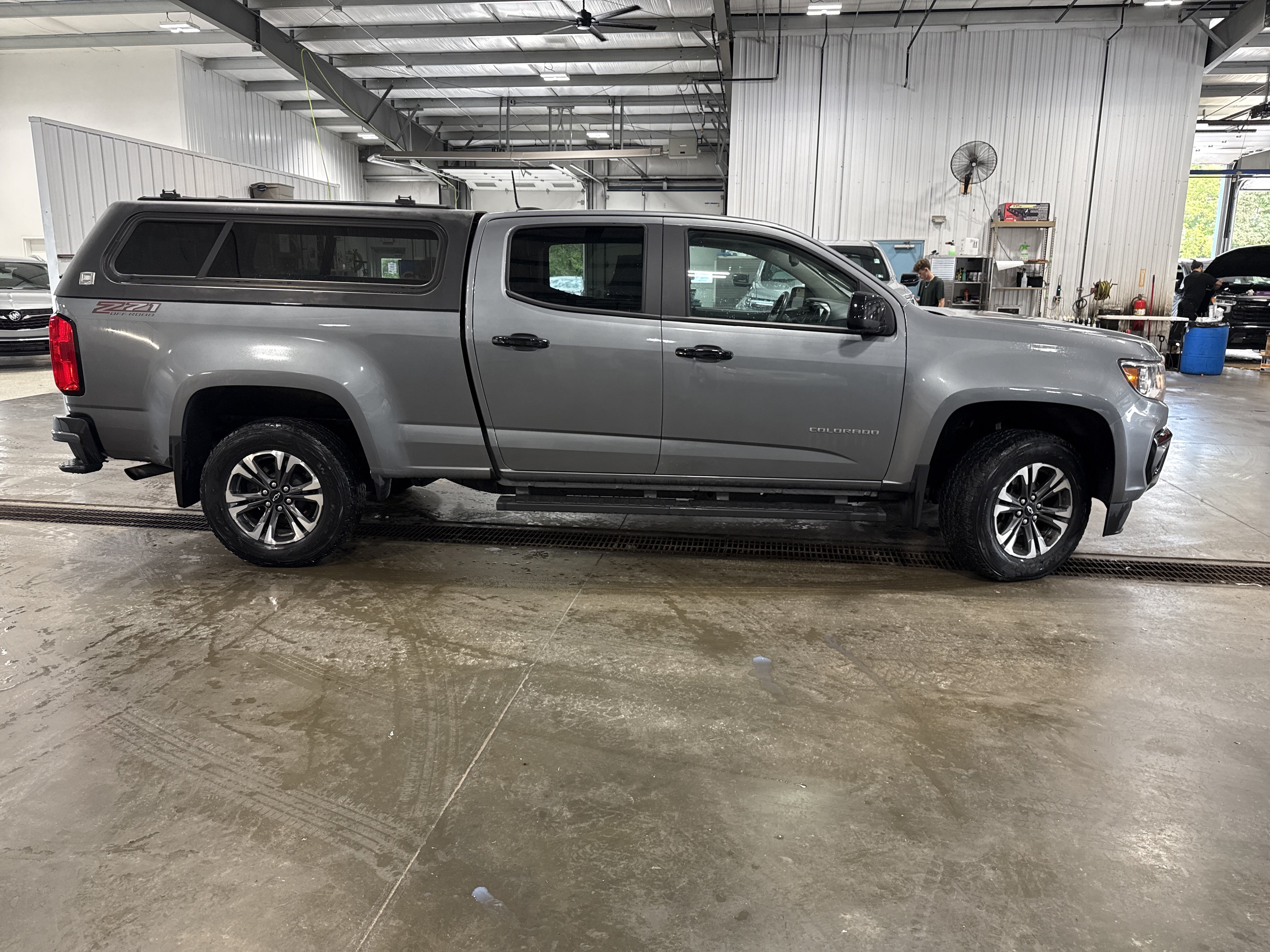 Used 2022 Chevrolet Colorado Z71 AWD/4WD image 2