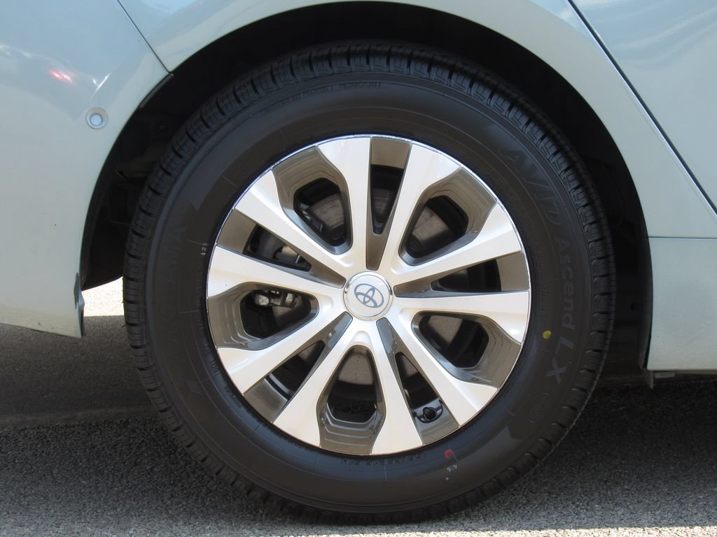 Certified 2022 Toyota Prius LE AWD/4WD image 31