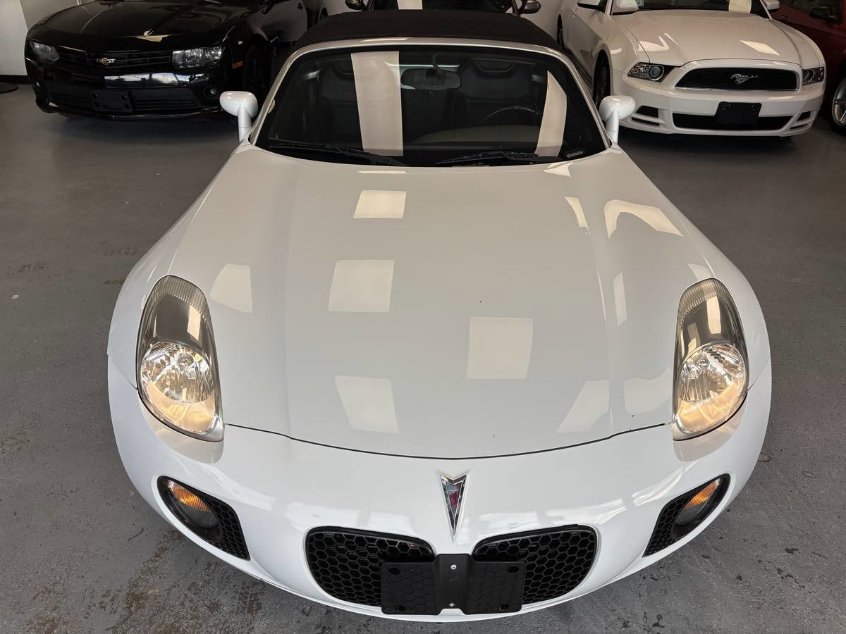 Used 2009 Pontiac Solstice GXP w/ Premium Package image 7