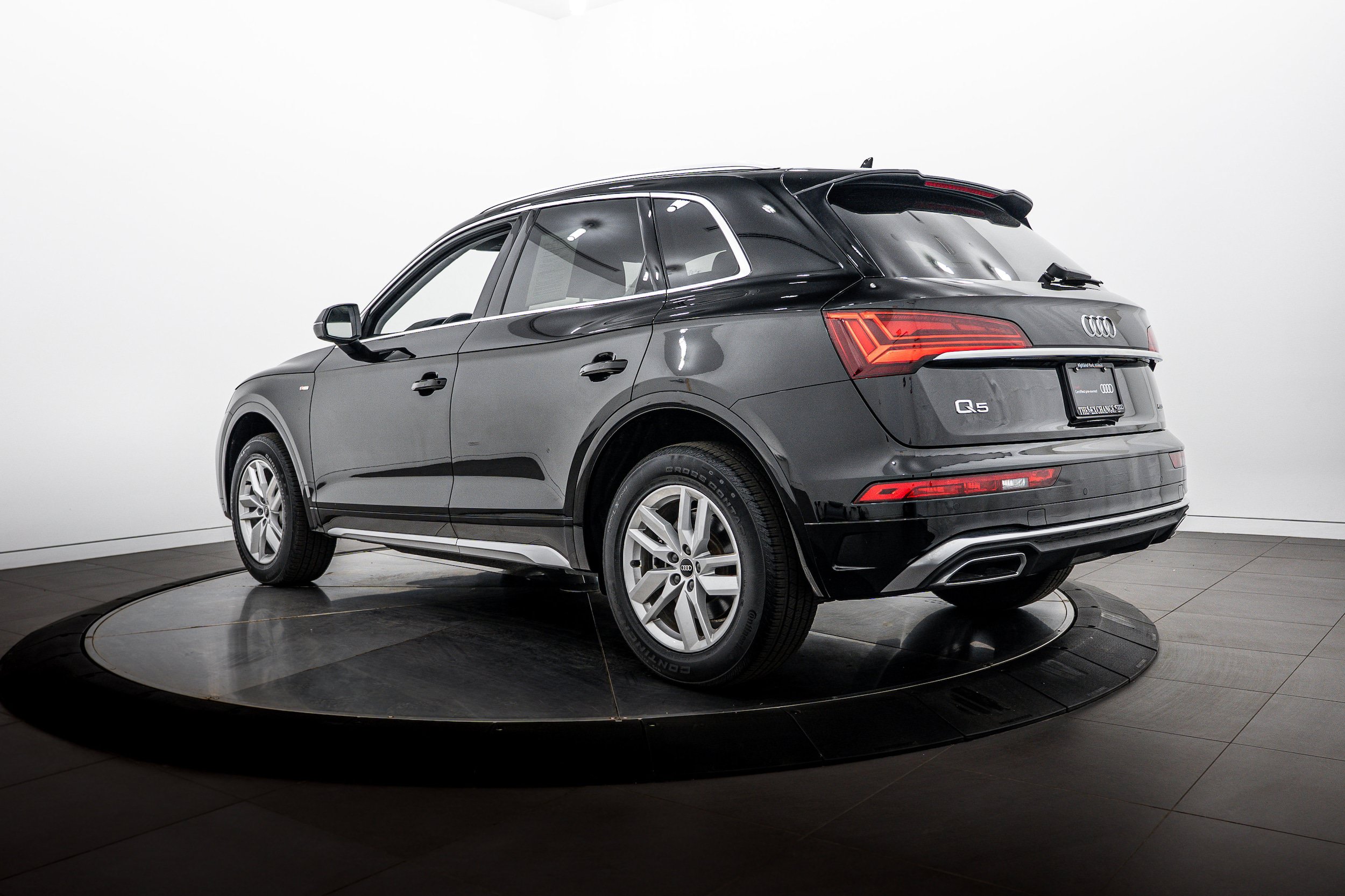 Certified 2023 Audi Q5 2.0T Premium w/ Convenience Package AWD/4WD image 5