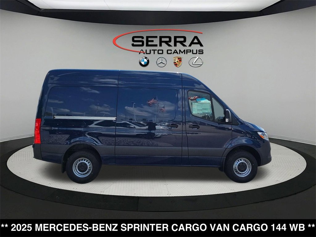 Used 2025 Mercedes-Benz Sprinter 2500 image 2