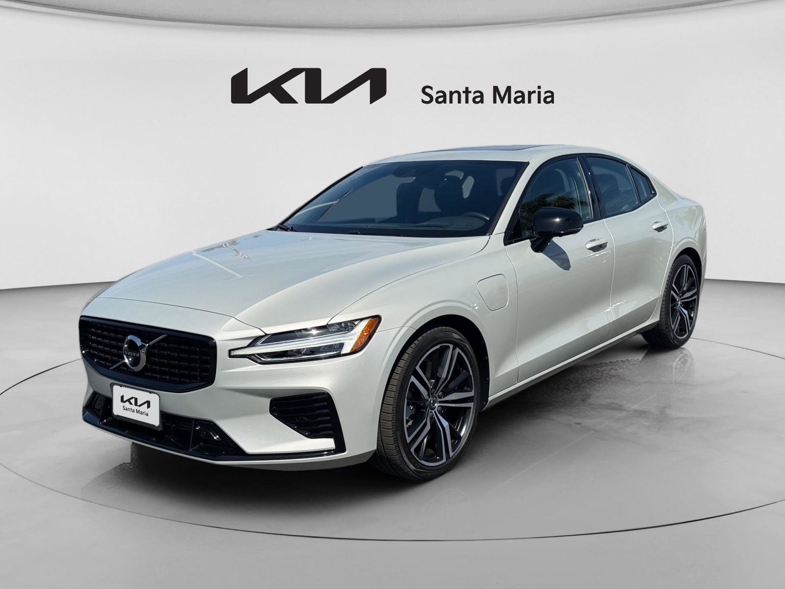 Used 2021 Volvo S60 T8 R-Design w/ Climate Package image 3