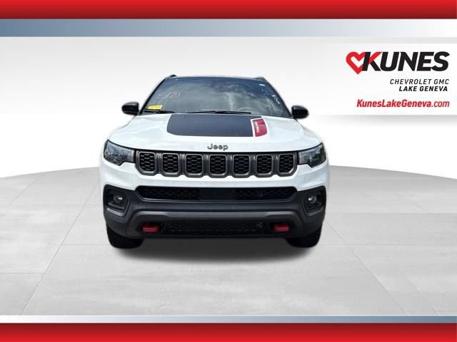 Used 2025 Jeep Compass Trailhawk AWD/4WD image 12