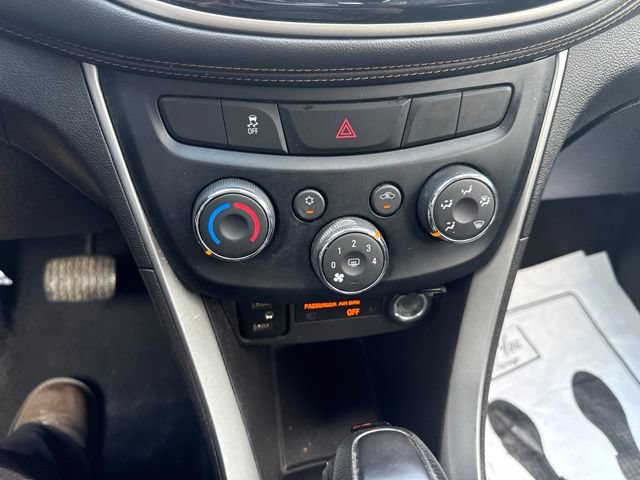 Used 2019 Chevrolet Trax LS w/ Tint and Cruise Package AWD/4WD image 23