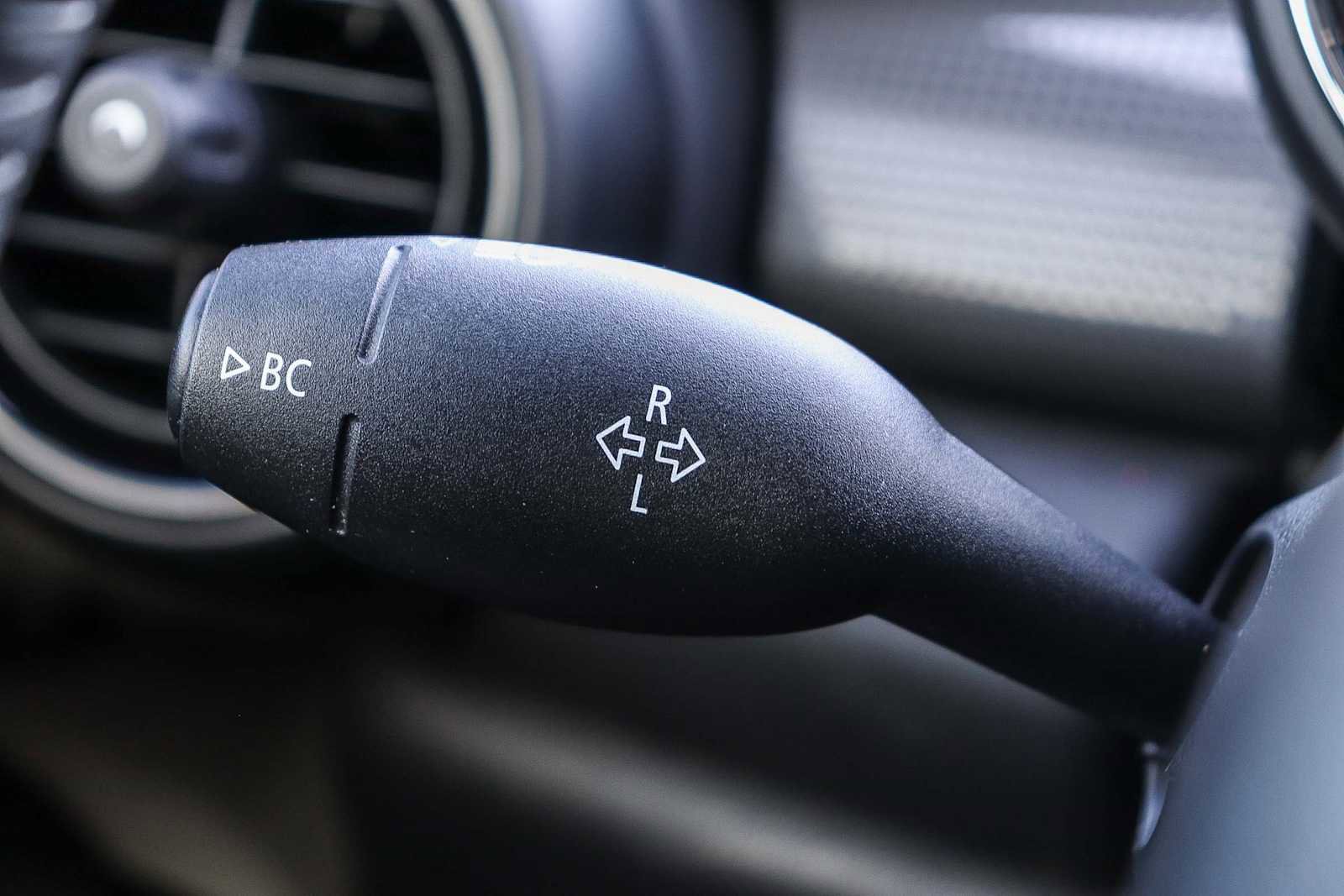 Used 2020 MINI Cooper 2-Door Hardtop image 31