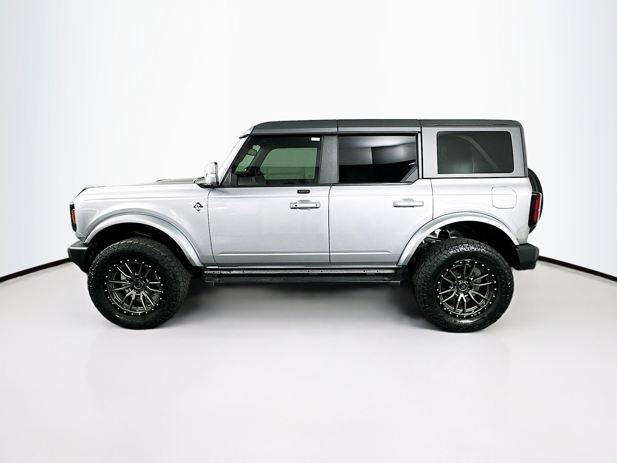 Used 2021 Ford Bronco Outer Banks image 4