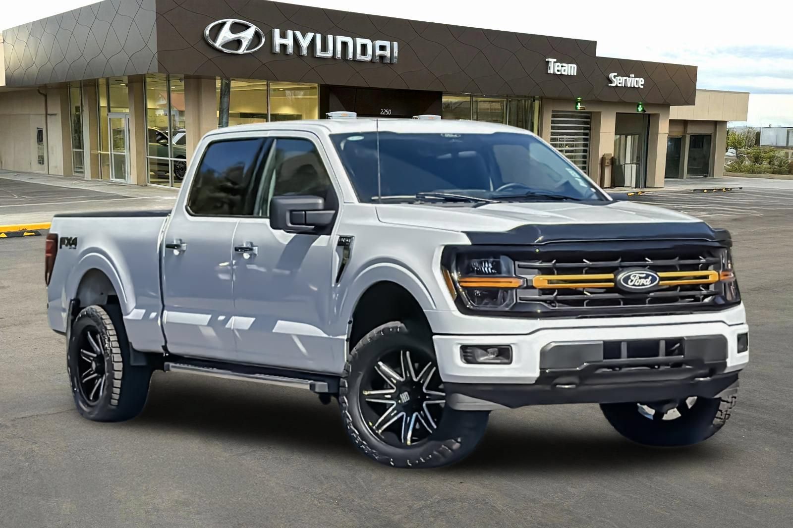 Used 2025 Ford F150 XLT AWD/4WD image 2