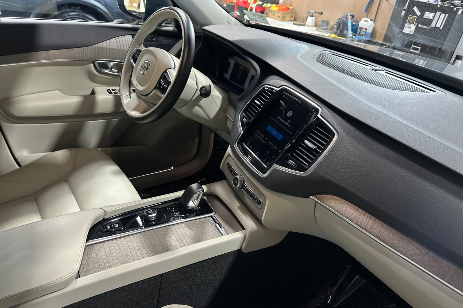 Used 2024 Volvo XC90 B6 Plus w/ Protection Package Premier AWD/4WD image 19