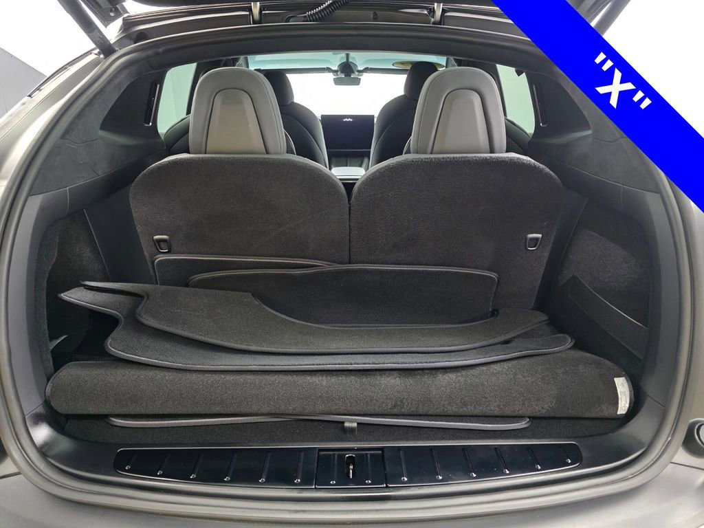 Used 2024 Tesla Model X image 17