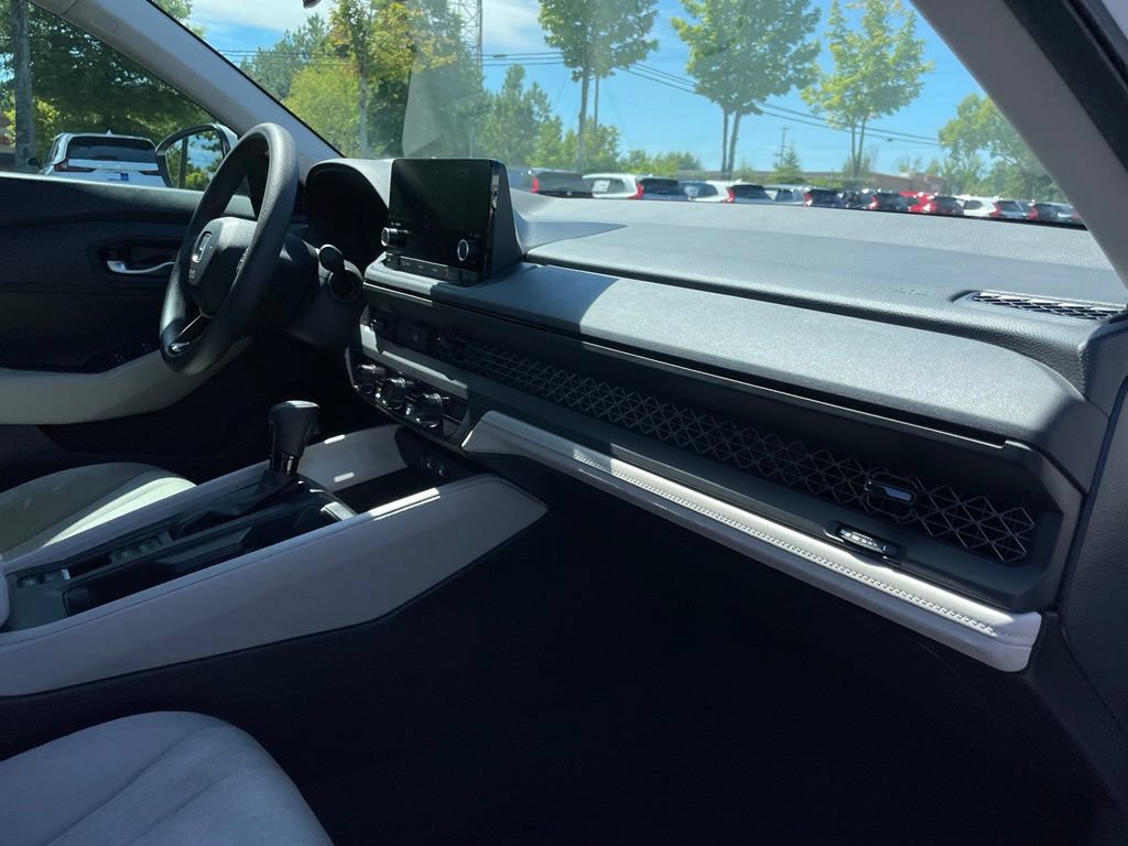 Certified 2025 Honda Accord LX image 33