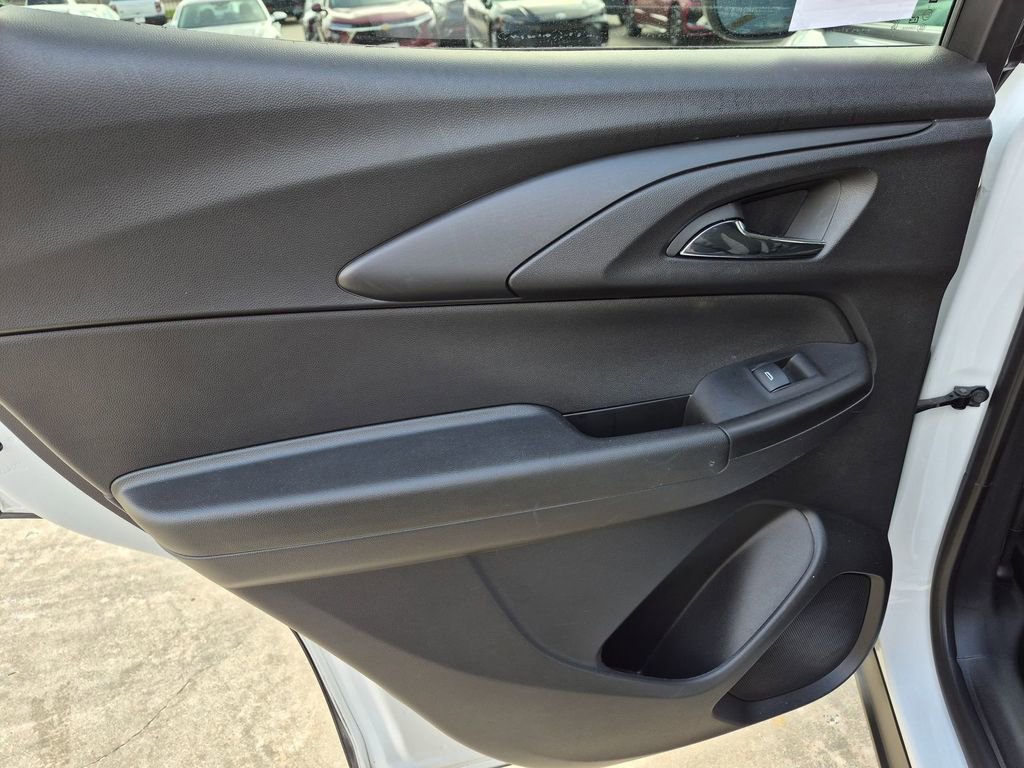 Used 2025 Chevrolet TrailBlazer LT AWD/4WD image 22