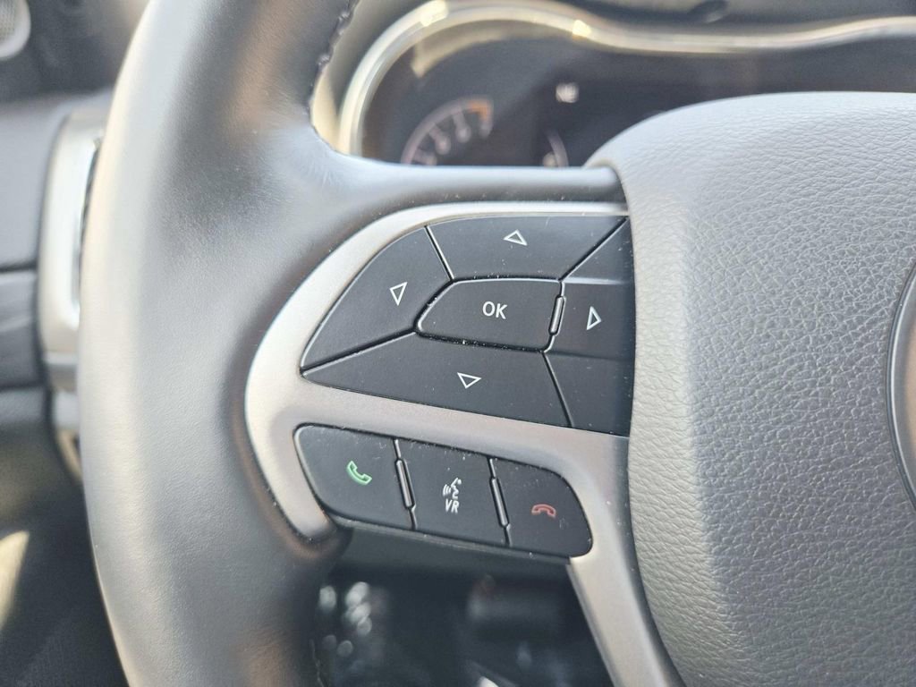 Used 2022 Jeep Grand Cherokee Laredo X AWD/4WD image 19