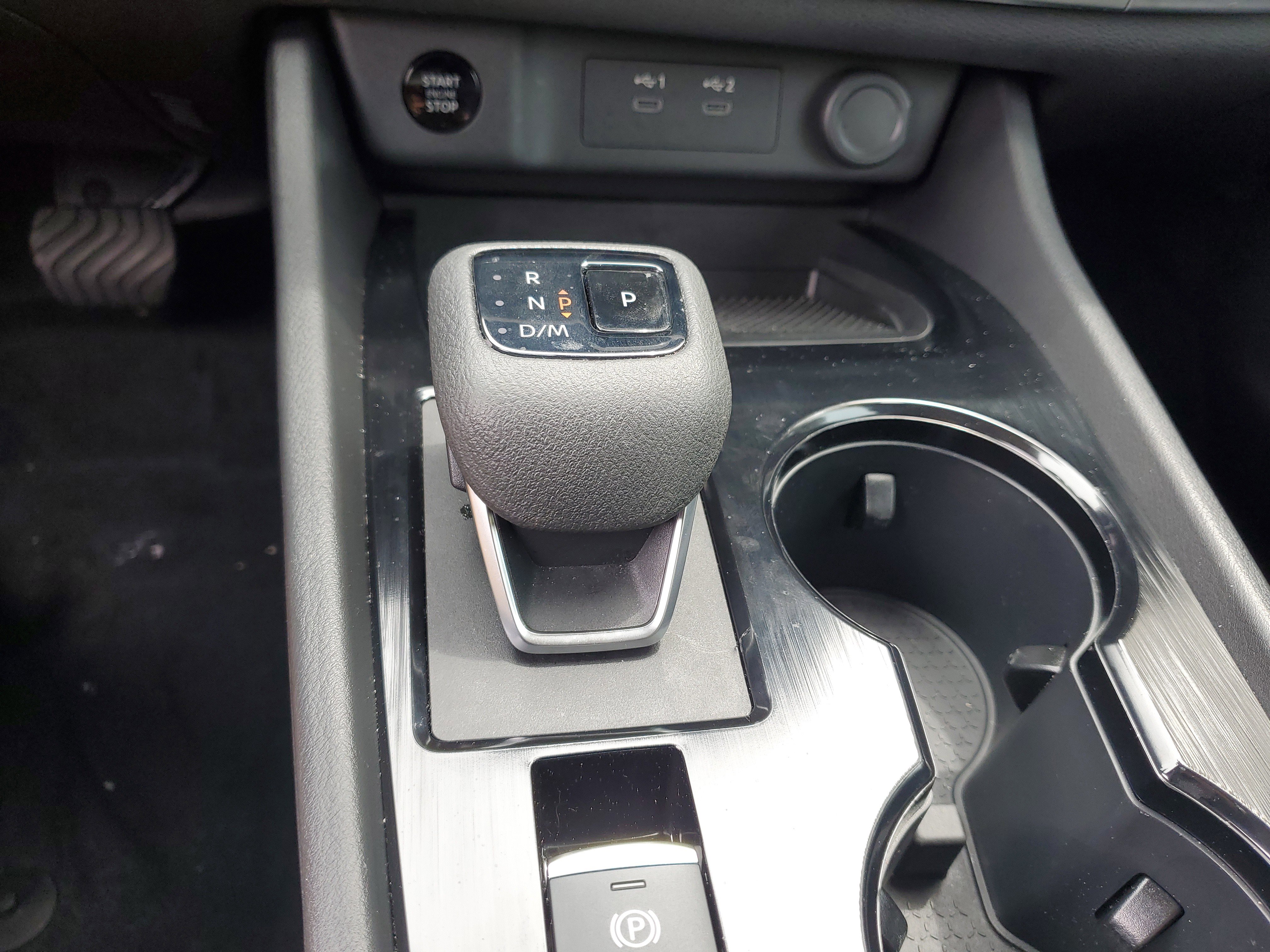 Used 2024 Nissan Rogue SV image 28