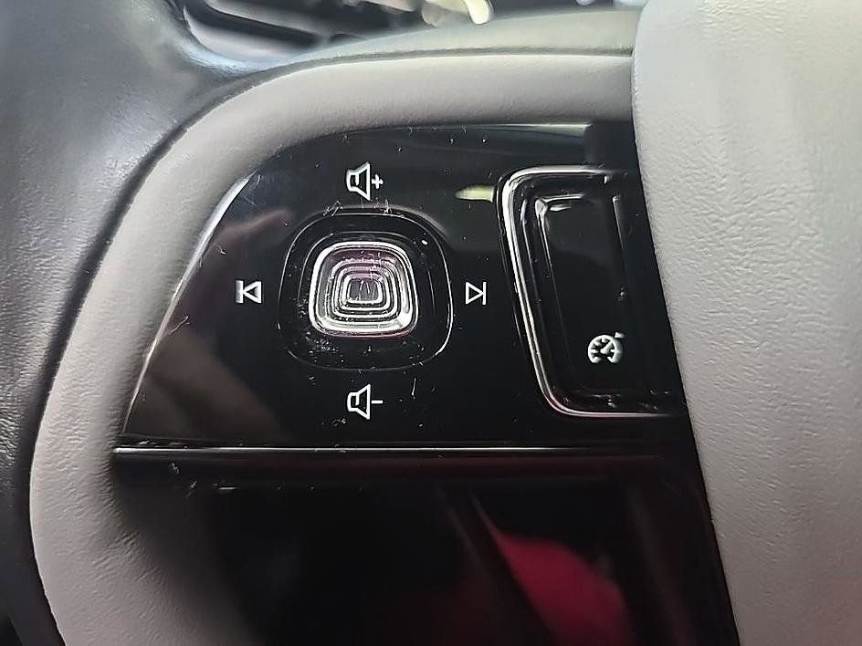 Used 2022 Lincoln Corsair AWD w/ Premium Package image 17