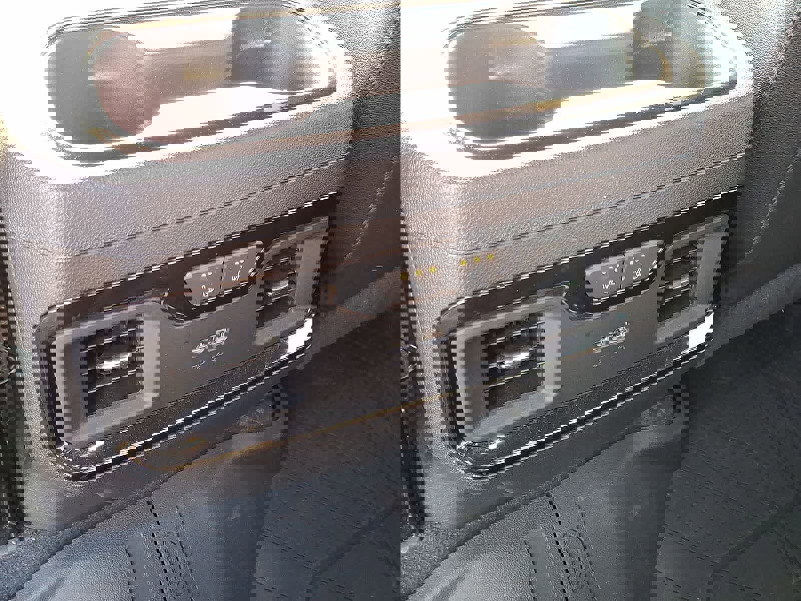 Used 2023 Chevrolet Silverado 1500 ZR2 w/ Technology Package image 27