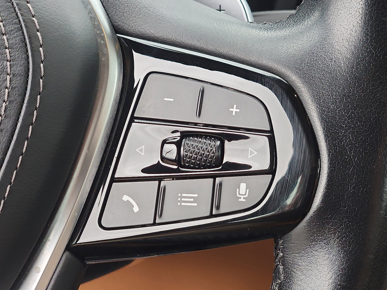 Used 2021 BMW 540i xDrive w/ Convenience Package image 21