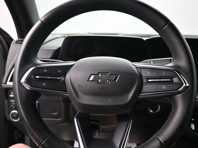 Used 2025 Chevrolet Suburban Z71 image 14