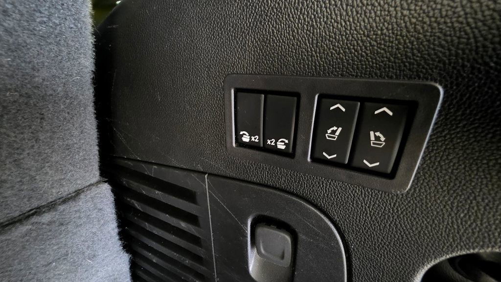 Used 2019 Cadillac Escalade Platinum AWD/4WD image 15