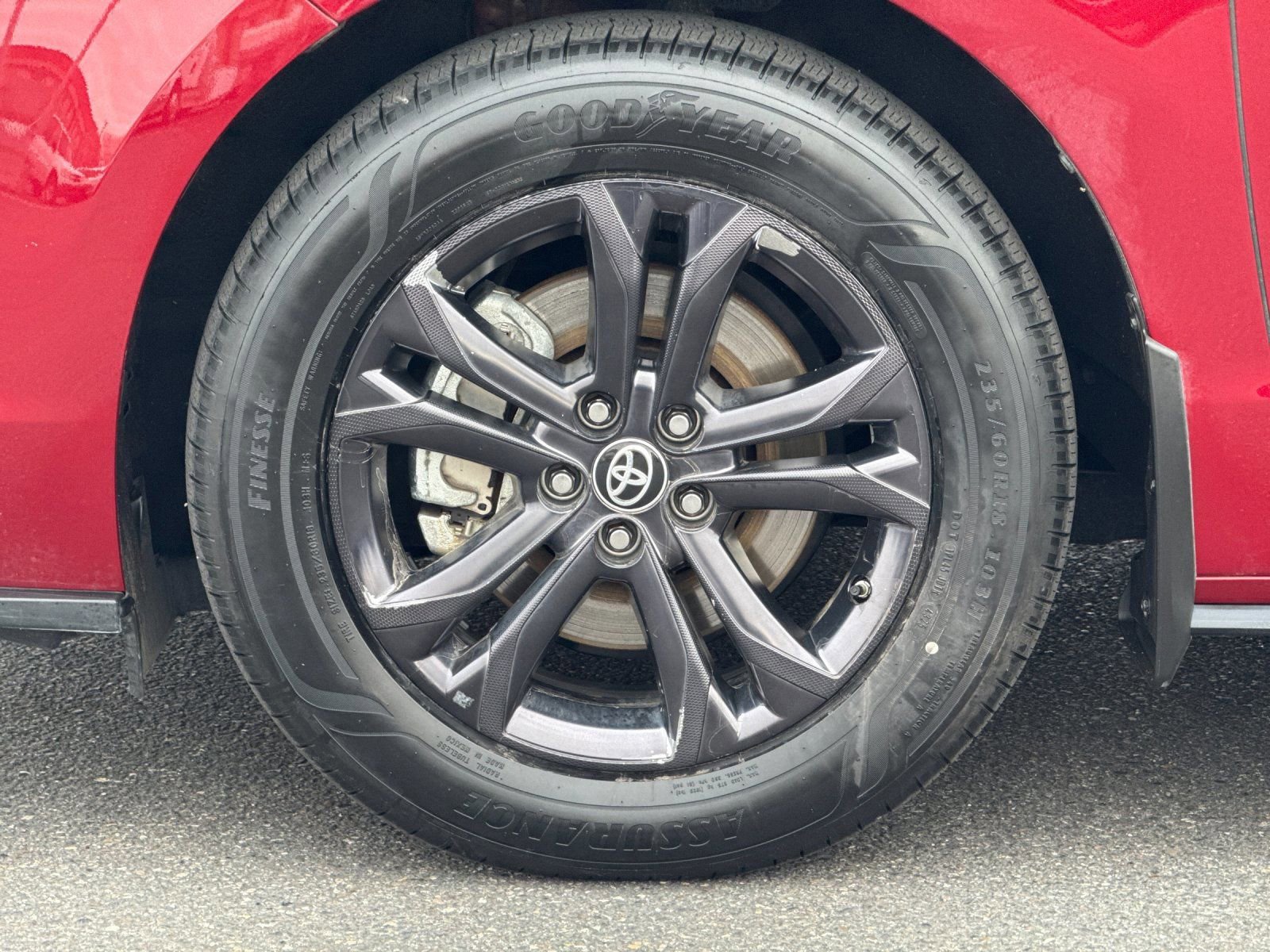 Used 2025 Toyota Sienna XSE w/ XSE Premium Package image 32