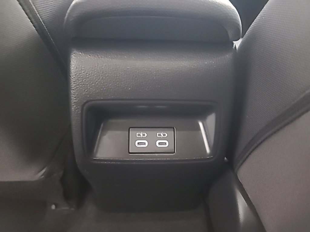 Used 2025 Toyota Corolla LE FWD image 23