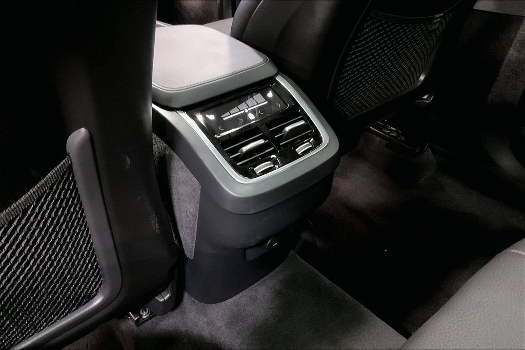 Certified 2023 Volvo XC90 B6 Plus w/ Protection Package Premier AWD/4WD image 10