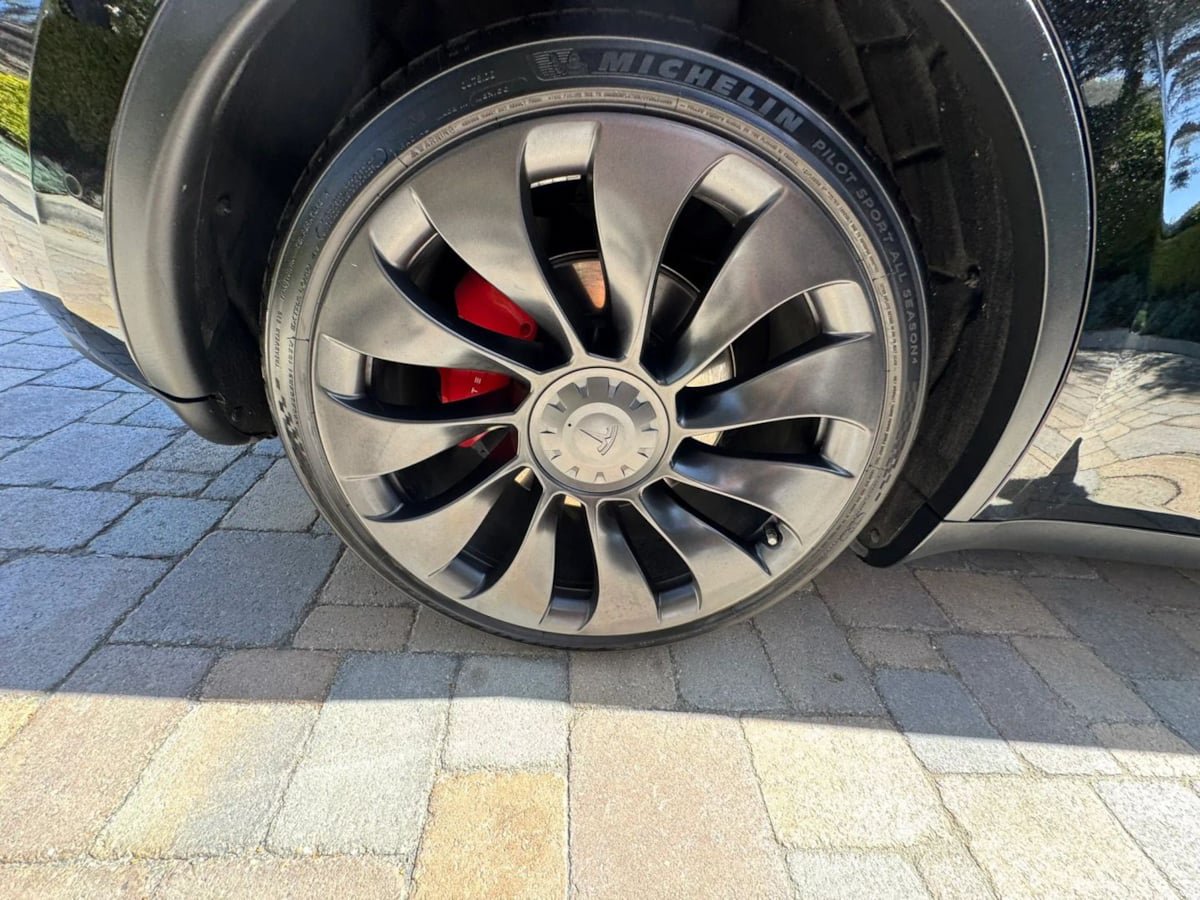Used 2023 Tesla Model Y Performance AWD/4WD image 34