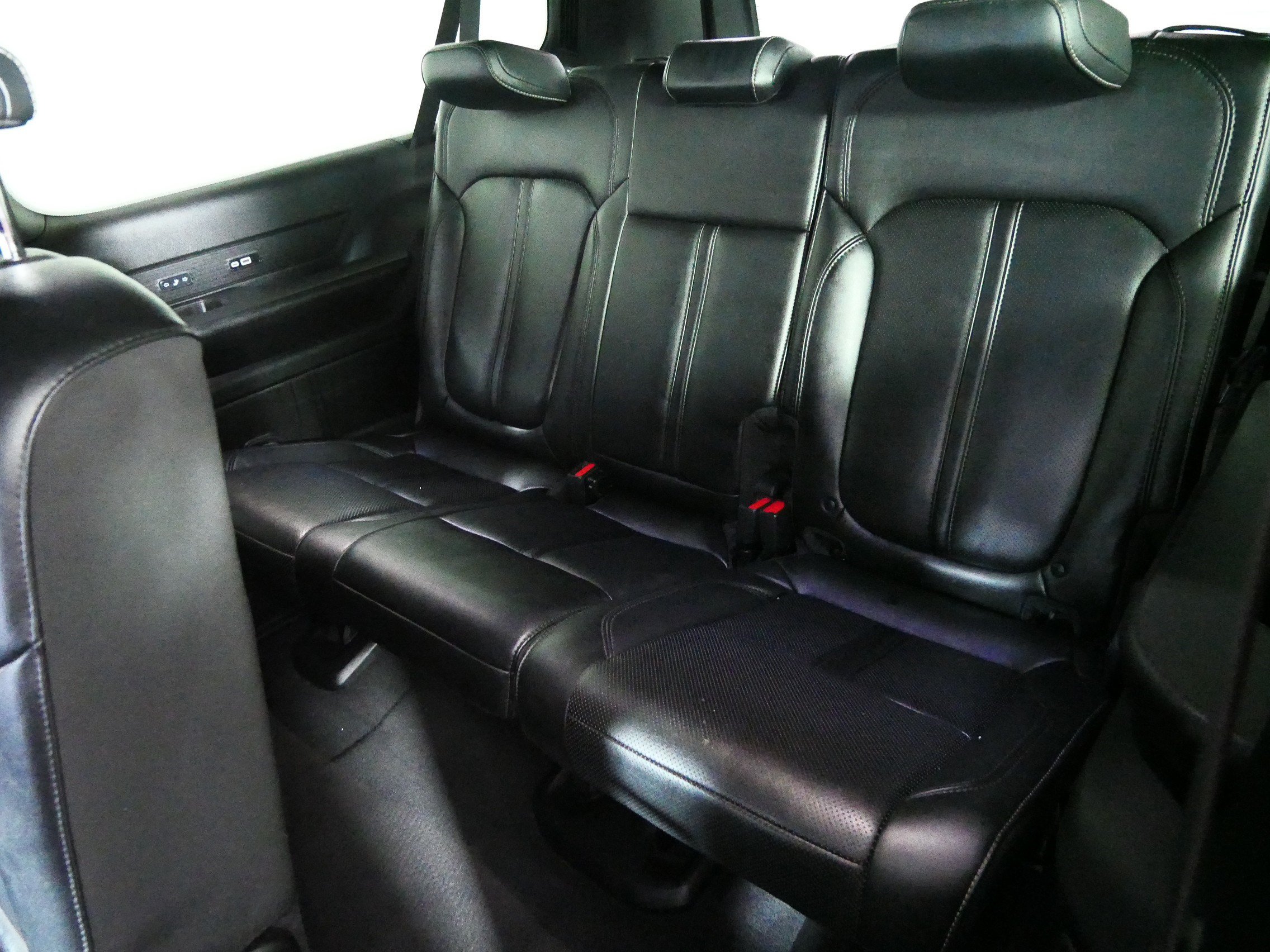 Used 2023 Jeep Wagoneer L Series II AWD/4WD image 33
