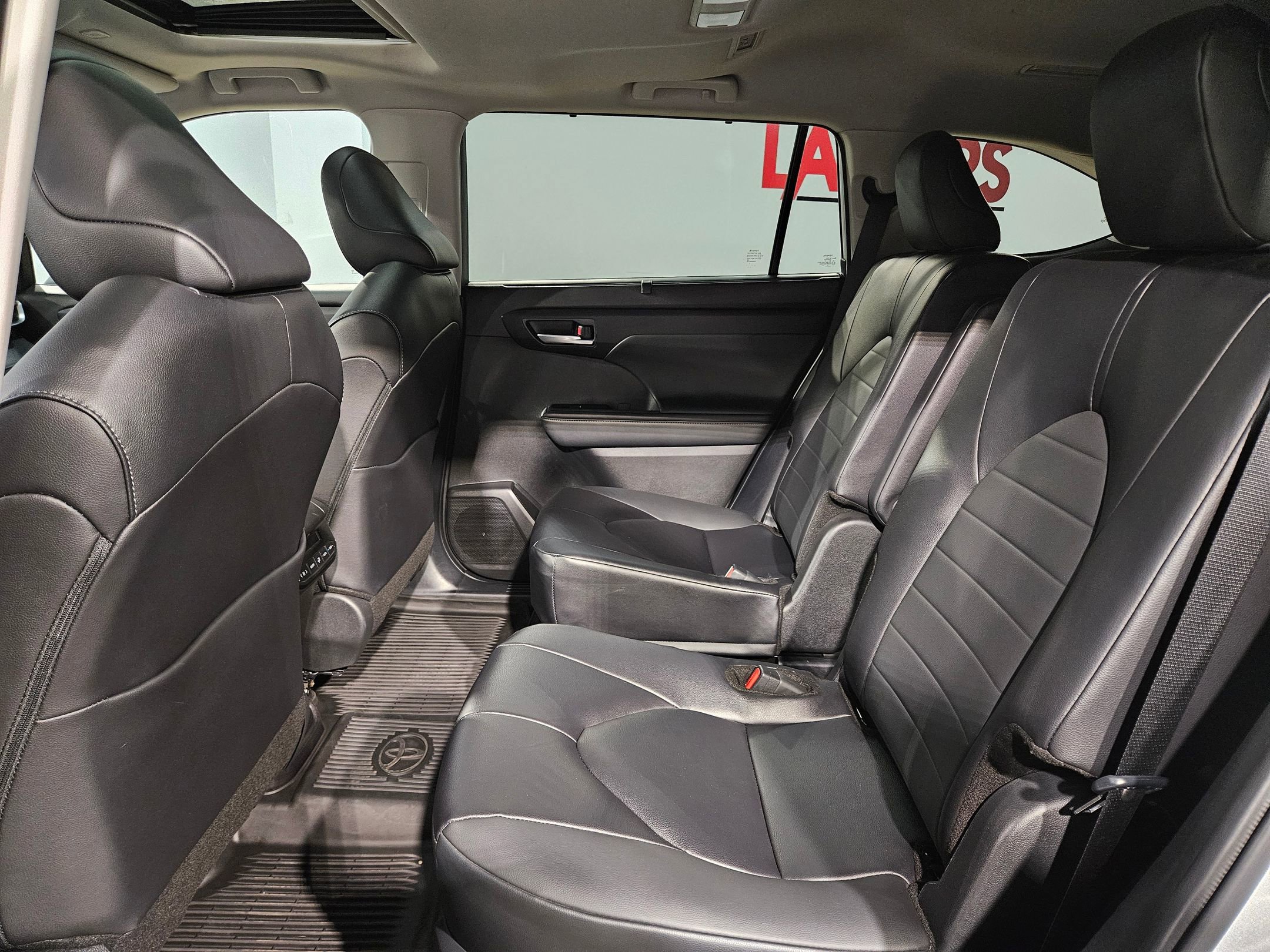 Certified 2025 Toyota Highlander XLE AWD/4WD image 36